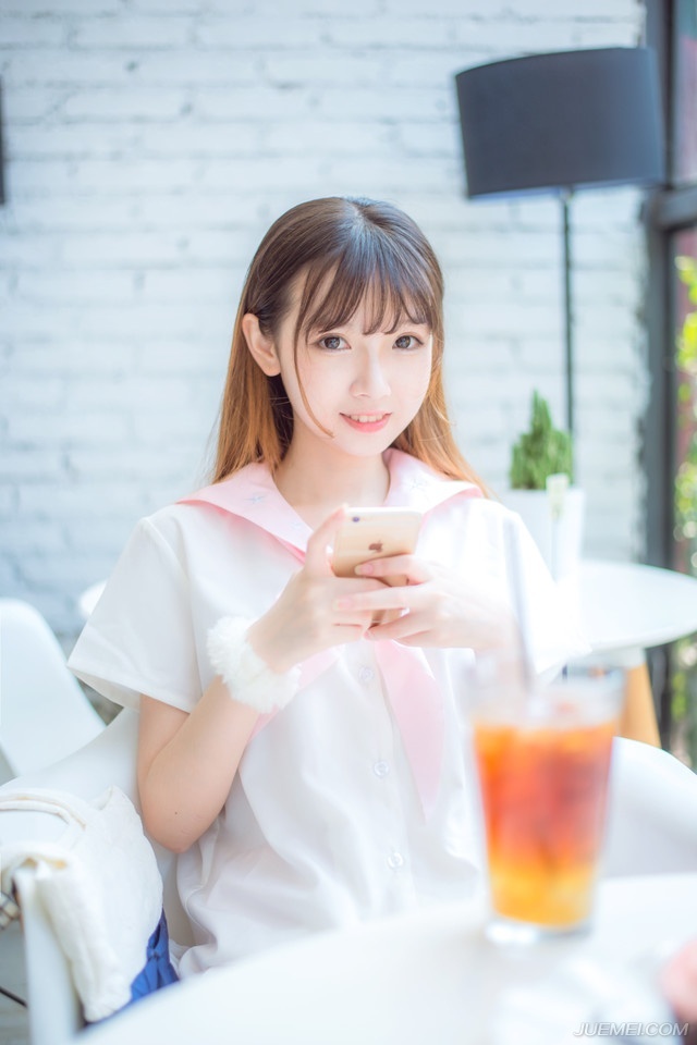 我们从忧患中学得智慧，苦痛中炼出美德来。